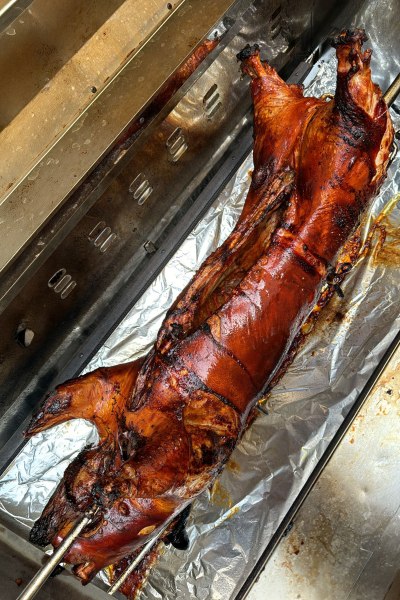 Spanferkel vor Ort gegrillt - 808-to-cater.de - Ihr Catering f�r M�nchen